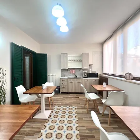 La Casa Di Nina 카스텔누보실레토